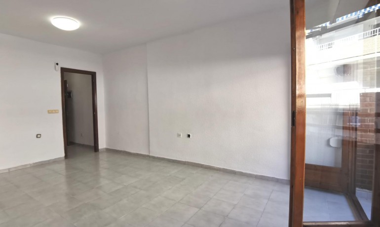 Revente - Appartement / Flat -
Torrevieja* - Estacion de autobuses