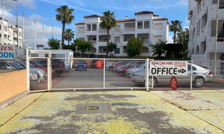 Herverkoop - Reclame -
Orihuela Costa* - Villamartin*