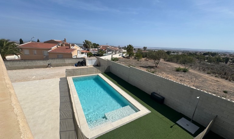 Sale - Villa -
Ciudad Quesada