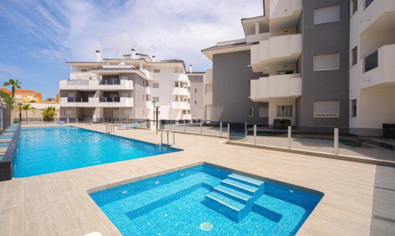 Sale - Apartment / Flat -
Orihuela Costa* - Dehesa de Campoamor*