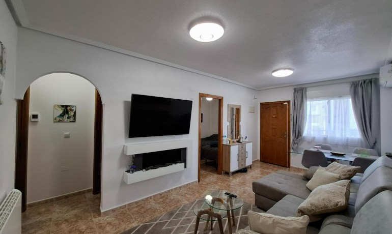 Sale - Apartment / Flat -
Torrevieja - Los Altos