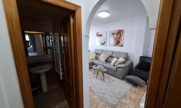 Sale - Apartment / Flat -
Torrevieja - Los Altos