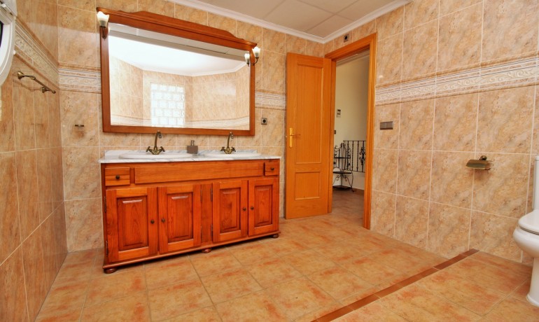 Sale - Villa -
Villamartin - Los Dolses