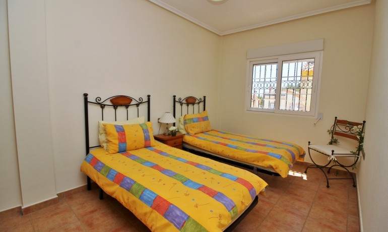 Sale - Villa -
Villamartin - Los Dolses