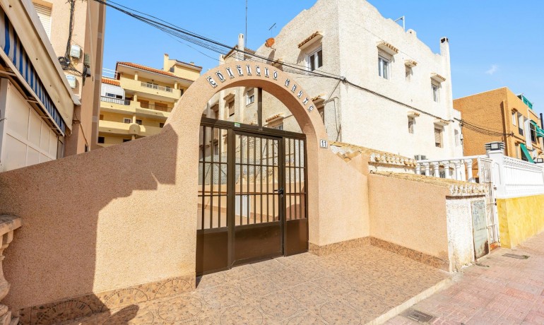 Sale - Apartment / Flat -
Torrevieja