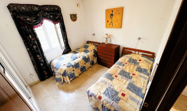 Sale - Villa -
Orihuela Costa - Playa Flamenca