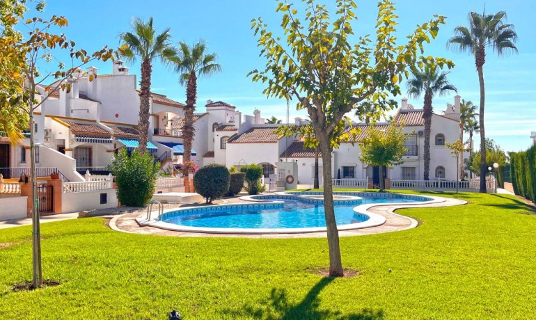 Sale - Apartment / Flat -
Orihuela Costa - Los Dolses