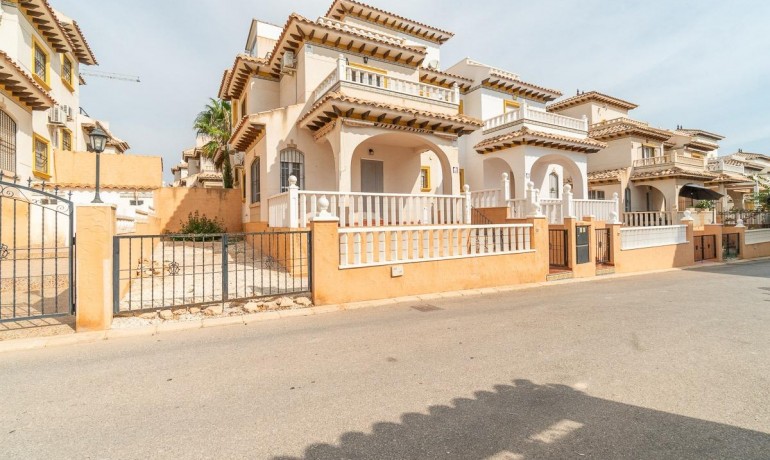 Sale - Villa -
Orihuela Costa* - Los Dolses*