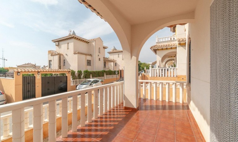 Sale - Villa -
Orihuela Costa - Los Dolses