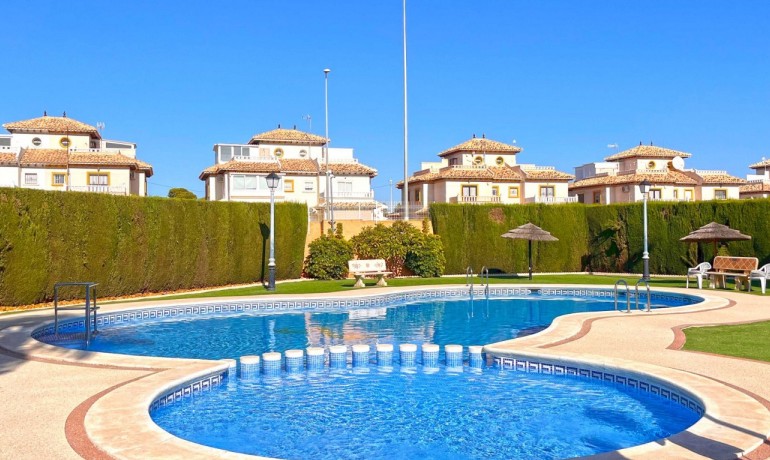 Herverkoop - Huis -
Orihuela Costa - Lomas de Cabo Roig