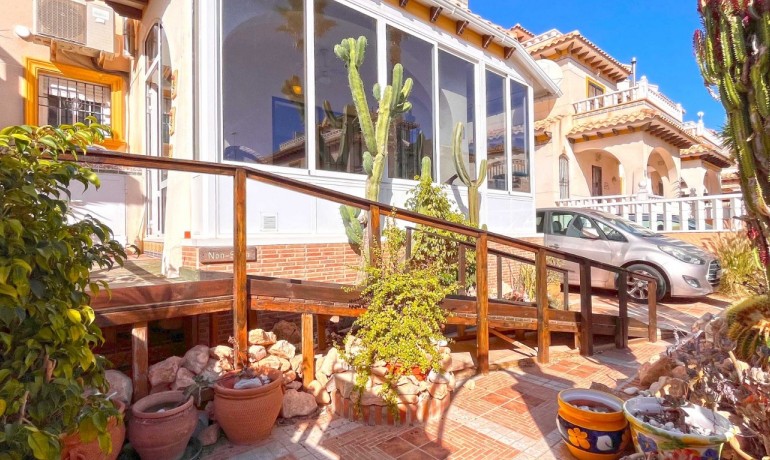 Sale - House -
Orihuela Costa - Lomas de Cabo Roig