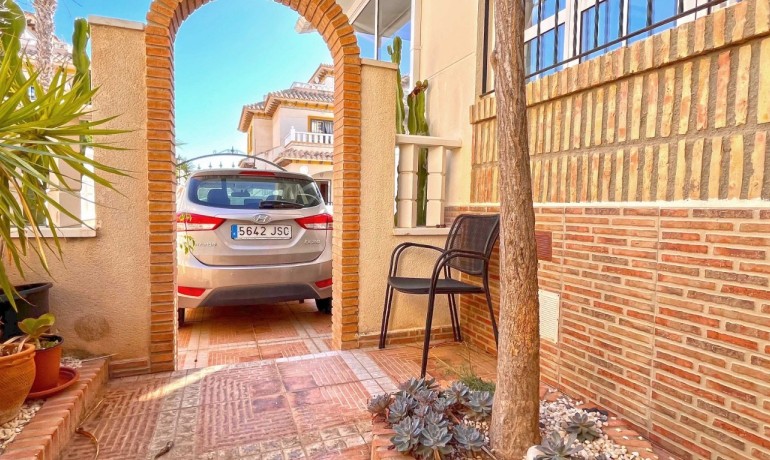 Sale - House -
Orihuela Costa - Lomas de Cabo Roig