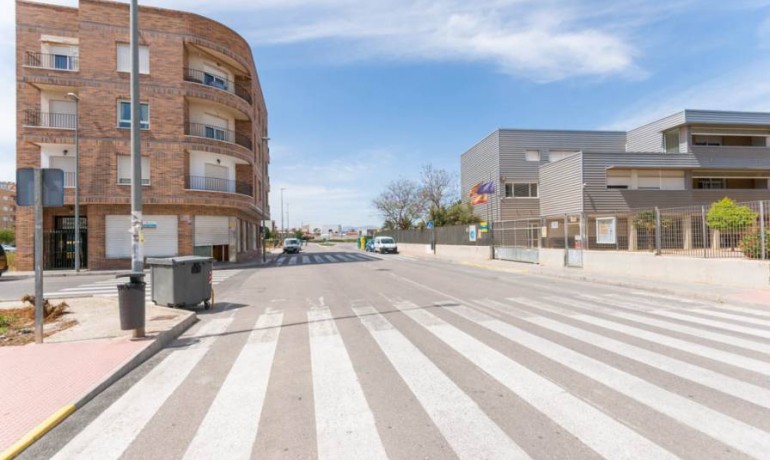 Revente - Commercial -
Alicante* - Almoradi*