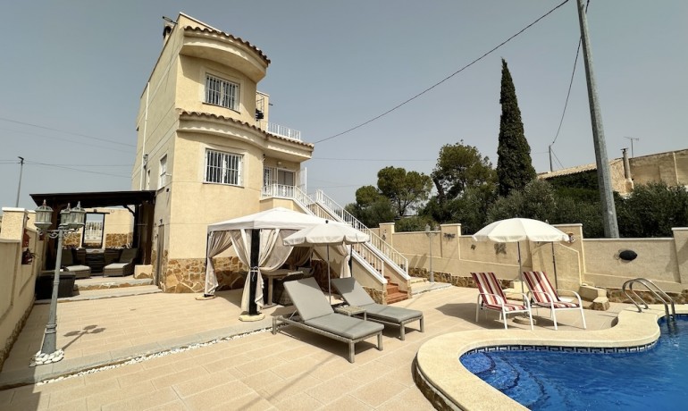 Sale - Villa -
Alicante* - Albanilla*