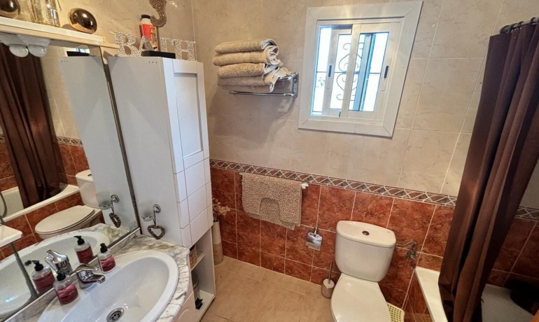 Venta - Villa -
