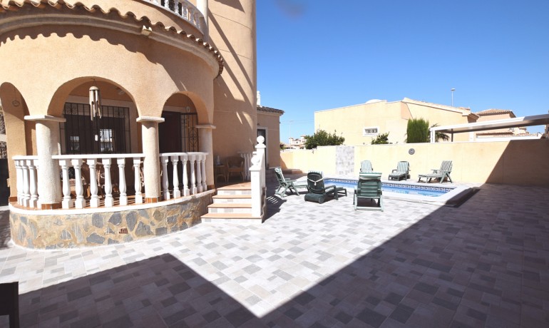 Sale - Villa -
Benijofar*