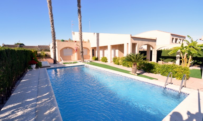 Herverkoop - Villa -
Torrevieja - Los Balcones