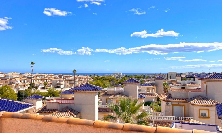 Herverkoop - Villa -
Orihuela Costa* - La Zenia*