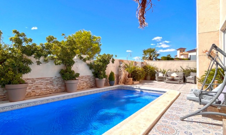 Revente - Villa -
Orihuela Costa - La Zenia