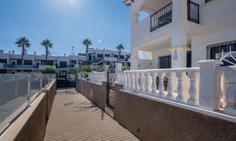 Sale - Apartment / Flat -
Orihuela Costa