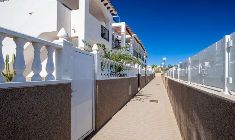 Sale - Apartment / Flat -
Orihuela Costa