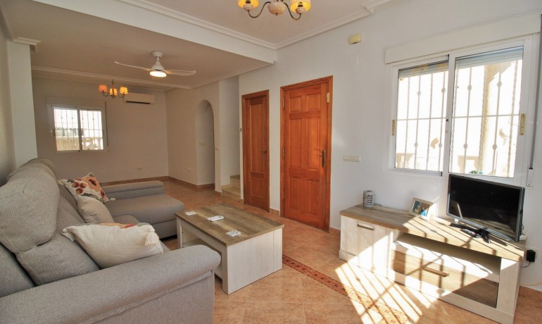 Sale - Villa -
Playa Flamenca