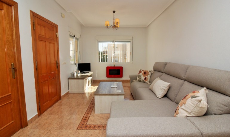 Sale - Villa -
Playa Flamenca