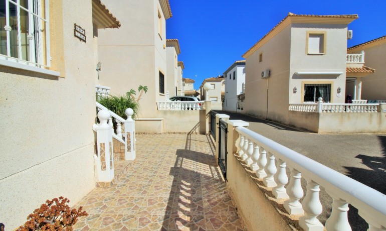 Sale - Villa -
Playa Flamenca