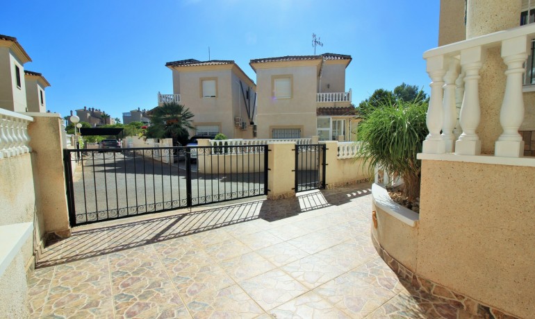 Sale - Villa -
Playa Flamenca