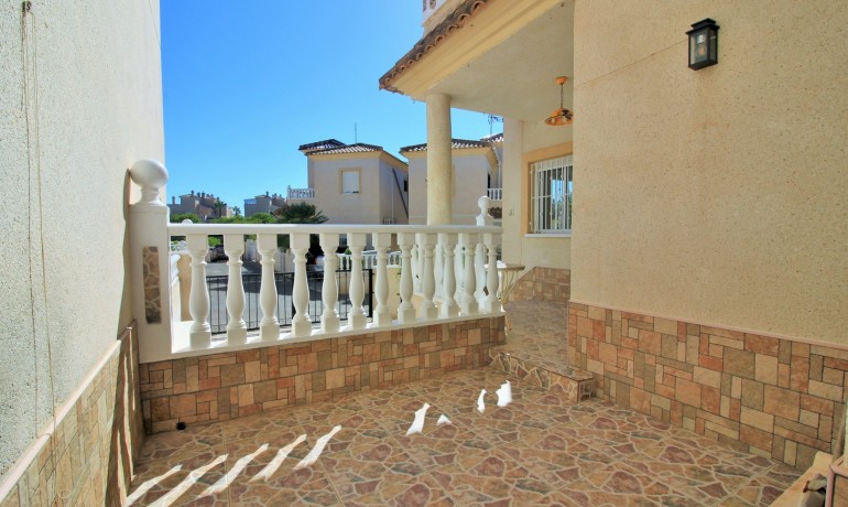 Sale - Villa -
Playa Flamenca