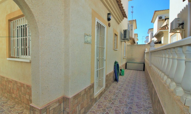 Sale - Villa -
Playa Flamenca