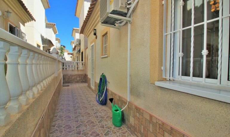 Sale - Villa -
Playa Flamenca