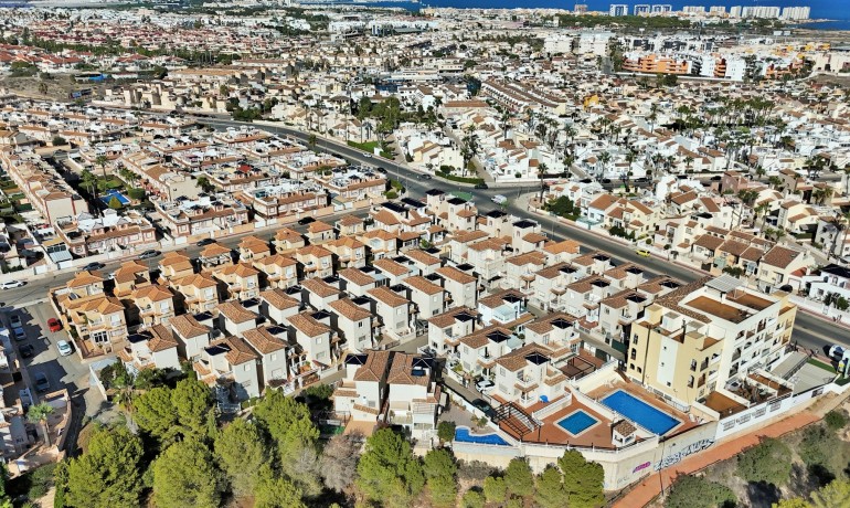 Sale - Villa -
Playa Flamenca