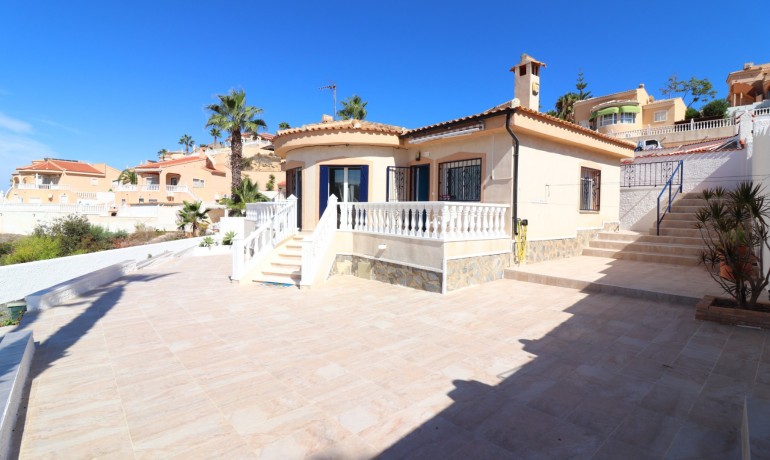 Sale - Villa -
Cuidad Quesada* - La Marquesa