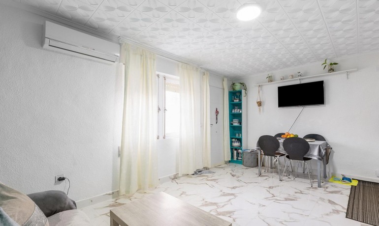 Revente - Appartement / Flat -
Torrevieja* - Torretas