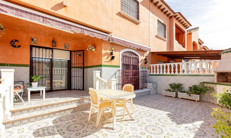 Sale - Apartment / Flat -
Torrevieja - Torrejón