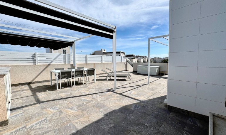 Sale - Apartment / Flat -
Torrevieja - Aguas Nuevas