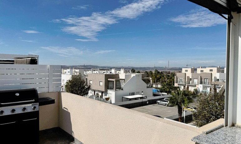 Sale - Apartment / Flat -
Torrevieja - Aguas Nuevas