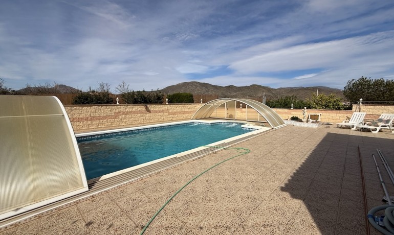 Revente - Villa -
Alicante* - Hondon de los Frailes*