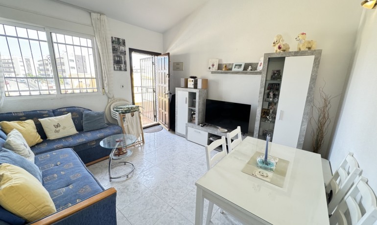 Sale - Apartment / Flat -
Orihuela Costa* - Villamartin*