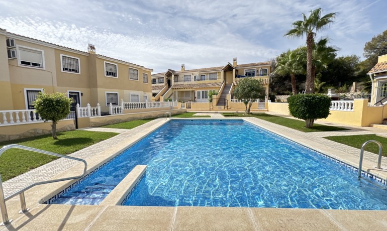 Sale - Apartment / Flat -
Orihuela Costa* - Villamartin*