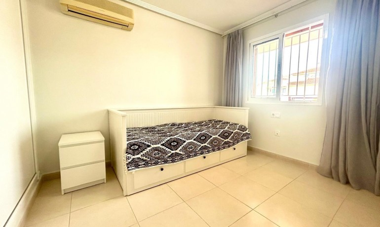 Sale - Apartment / Flat -
Orihuela Costa* - La Zenia