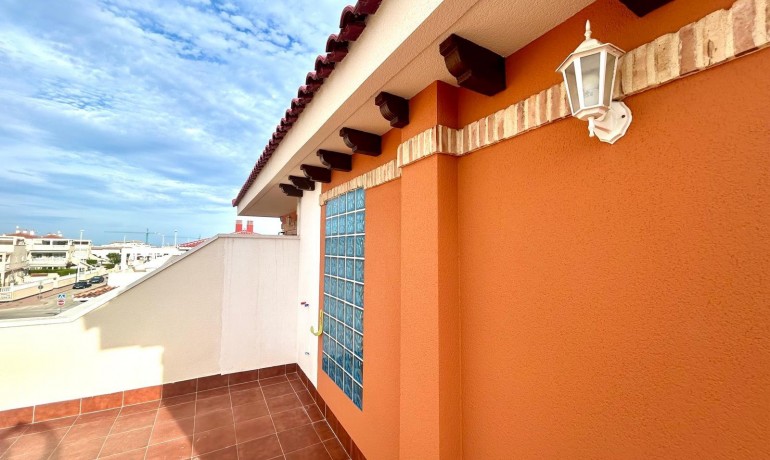 Sale - Apartment / Flat -
Orihuela Costa - La Zenia