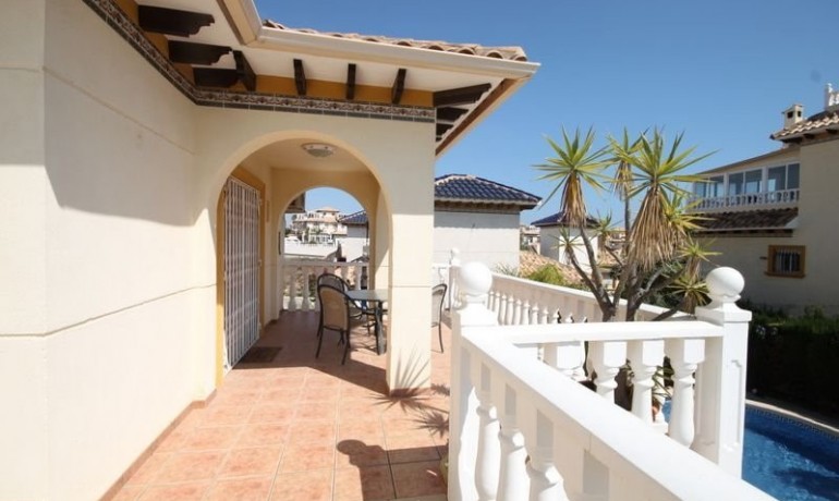 Herverkoop - Villa -
Orihuela Costa* - La Zenia*