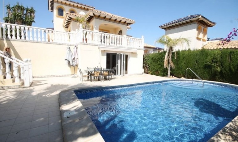 Sale - Villa -
Orihuela Costa* - La Zenia*