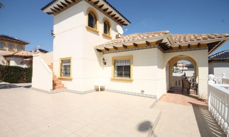 Herverkoop - Villa -
Orihuela Costa* - La Zenia*