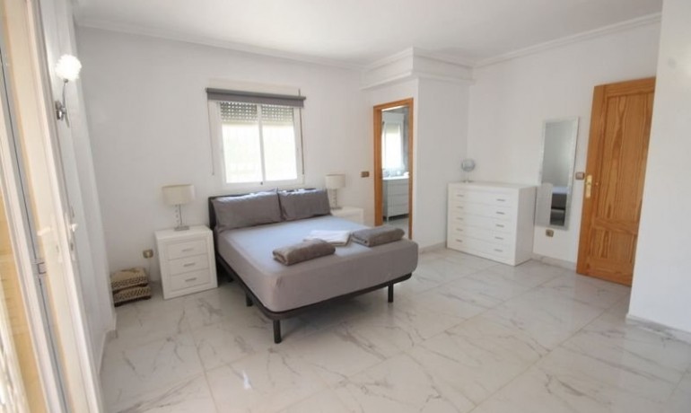 Sale - Villa -
Orihuela Costa* - La Zenia*