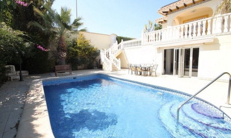 Sale - Villa -
Orihuela Costa* - La Zenia*