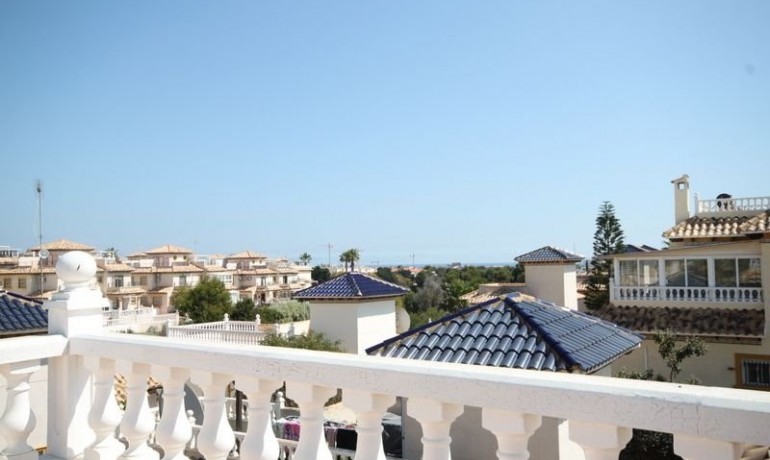 Herverkoop - Villa -
Orihuela Costa* - La Zenia*