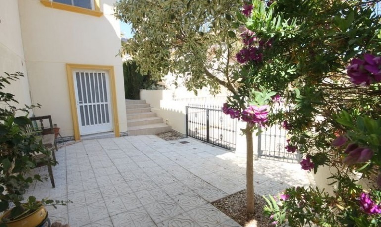 Sale - Villa -
Orihuela Costa* - La Zenia*